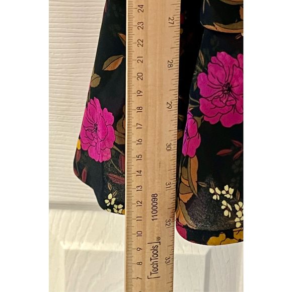 ASTR THE LABEL Dark Floral Mini Dress Ruffle and Ruched Detailing Women’s Small - Picture 8 of 10